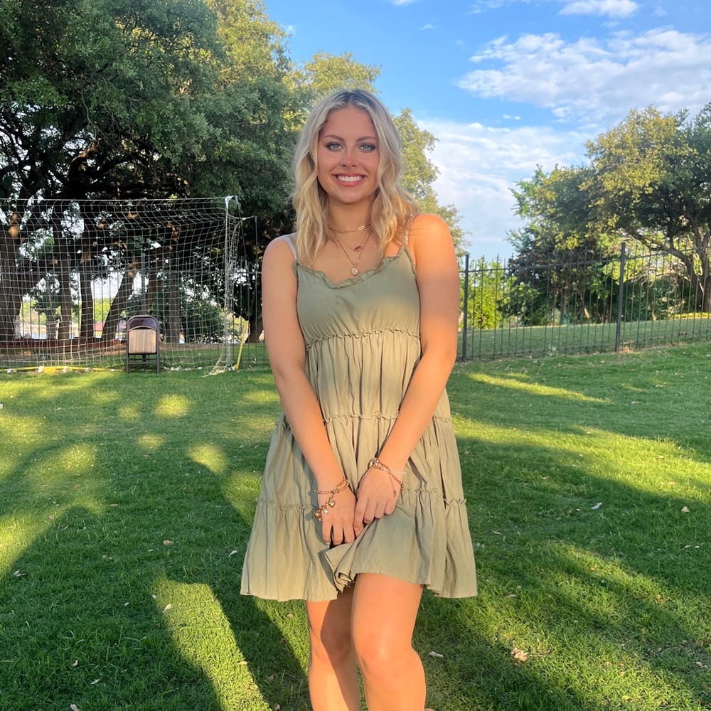 green ruffle mini dress - Picture 3 of 4
